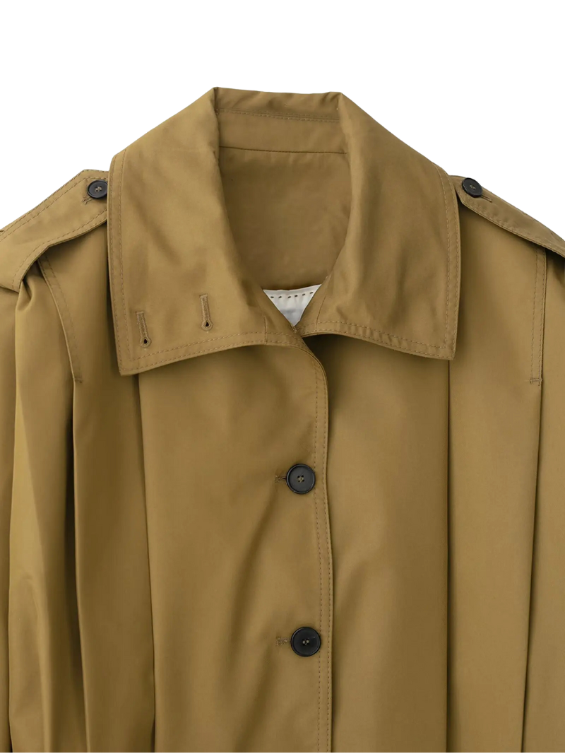 Damjacka – Avslappnad Passform – Strukturerade Axlar – Asymmetrisk Knäppning – Kort Modell