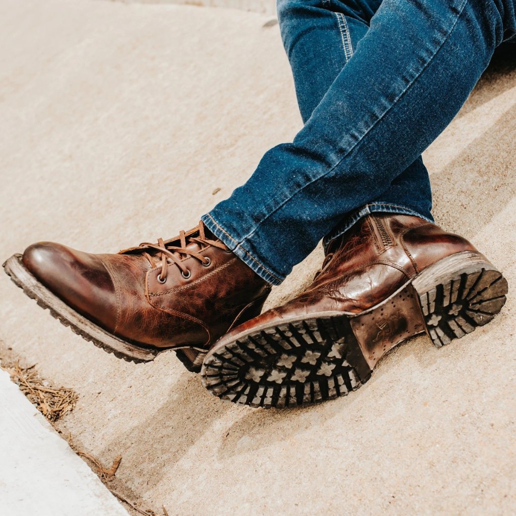 Herrboots – Ankelhöga – Läder – Snörning – Robust Passform – Mönstrad Sula
