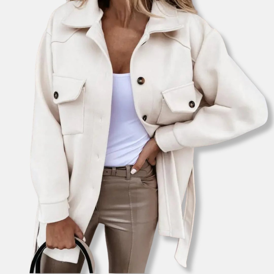 Dam Shacket Jacka – Oversize Passform – Lång Modell – Bälte – Bröstfickor med Lock