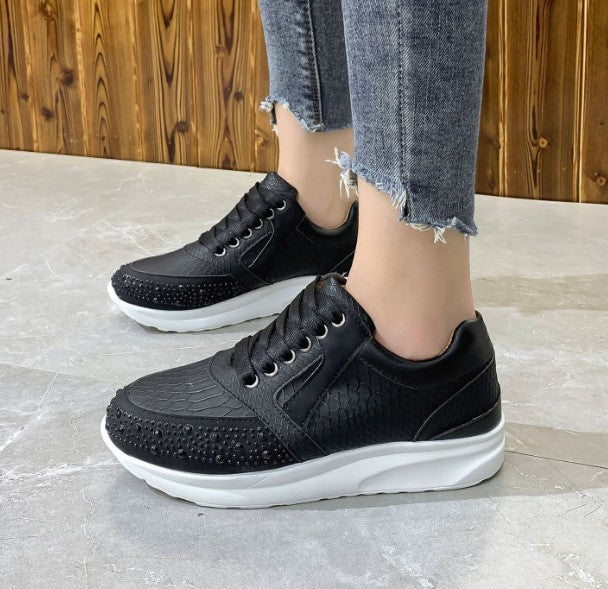 Dam sneakers – Texturerad syntet – Strassdetaljer – Låg modell – Snörning