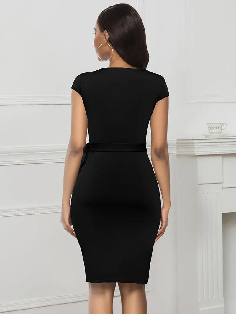 Dam Bodycon Klänning – Kort Ärm – Knälång – Figurnära Passform – Knytband i Midjan