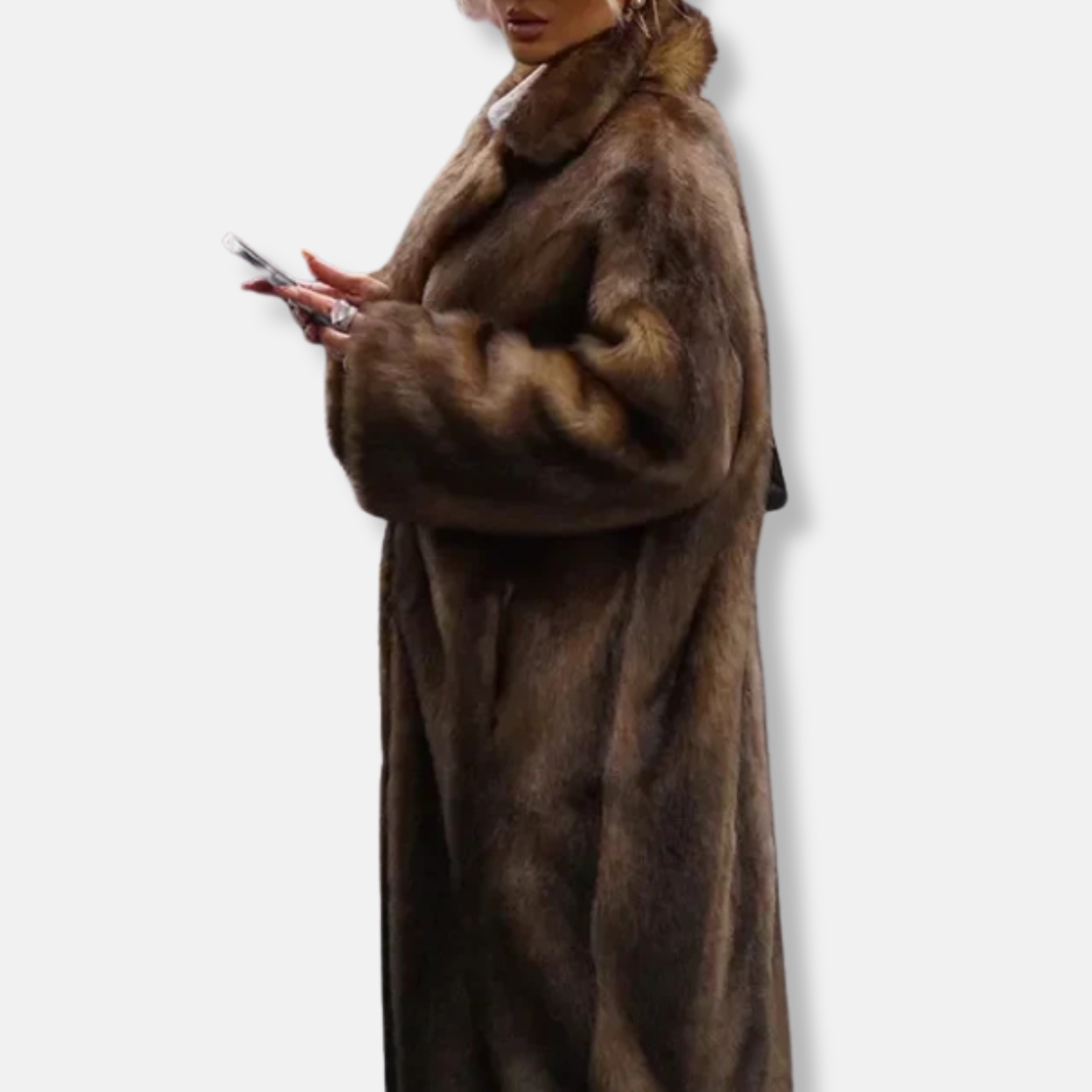 Dam lång kappa – Oversized passform – Mjuk fuskpäls – Vida slag – Hellång – Fickor