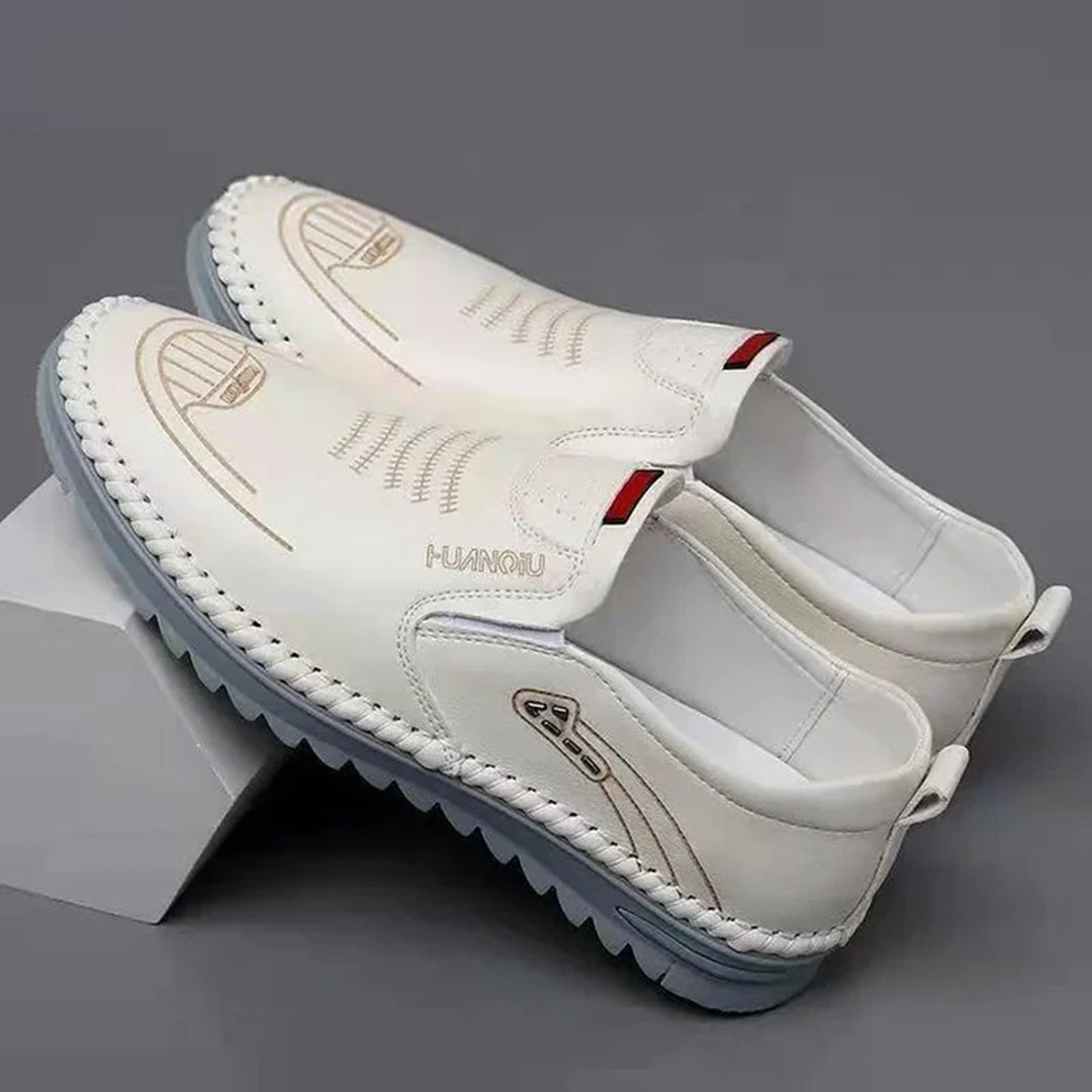 Herrloafers – Slip-on design – Mjuk textur – Dekorsömmar – Lättviktssula