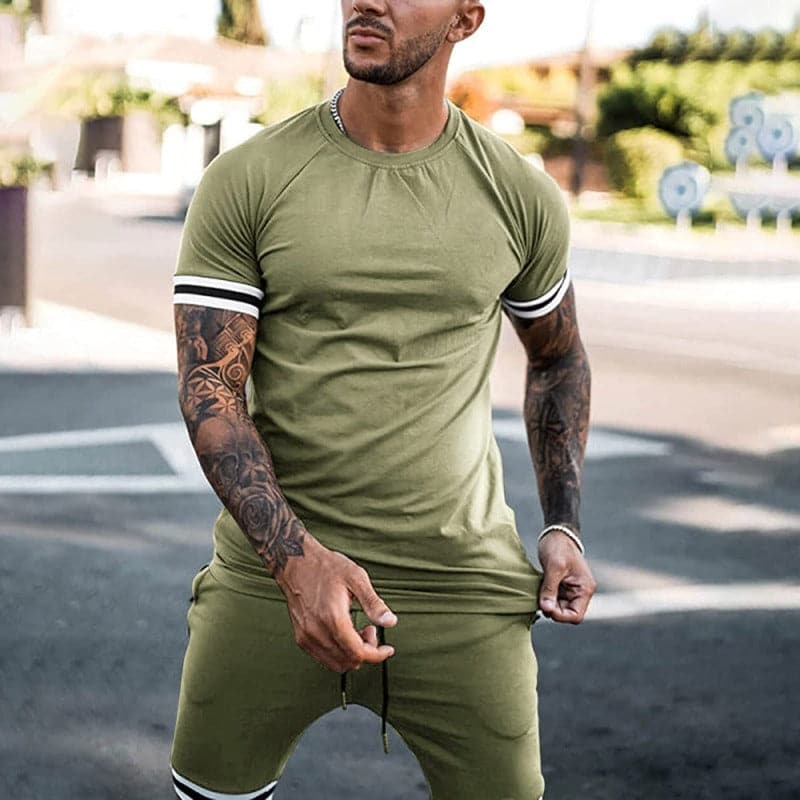 Herr Set – Kortärmad T-shirt & Shorts – Slim Fit – Andningsbart – Sportig Design