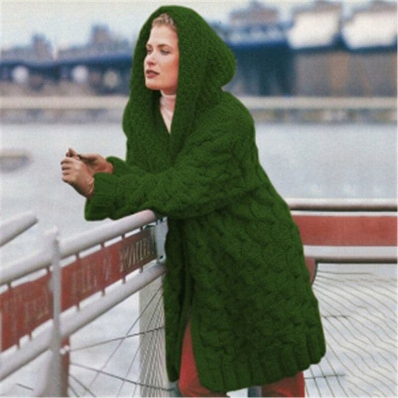 Damkofta lång – Oversize passform – Mjuk stickning – Kabelstickad – Huva öppet fram