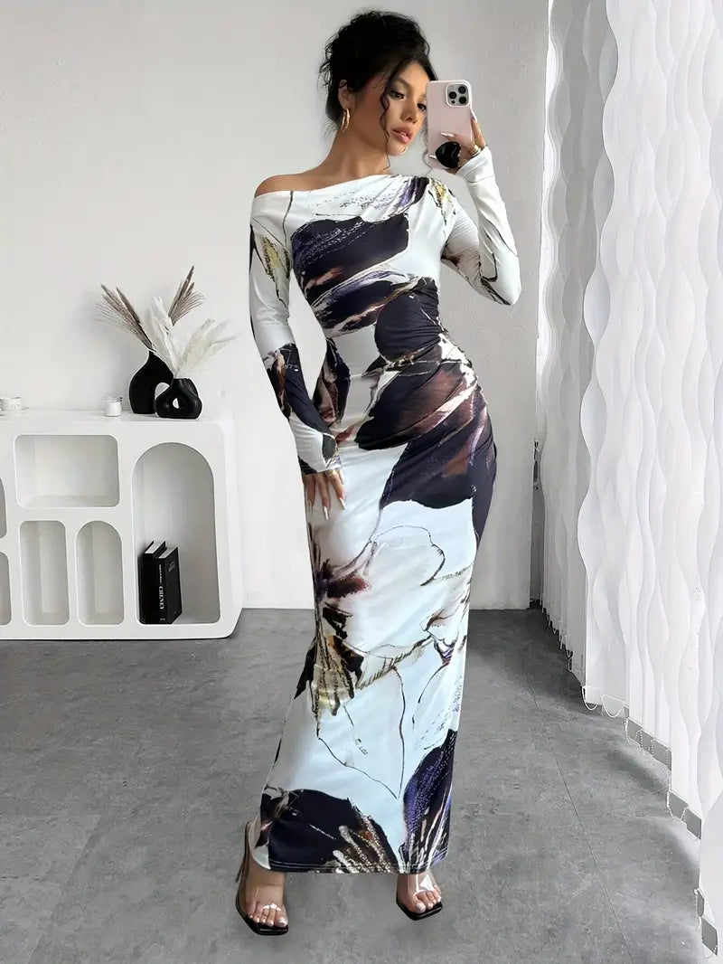 Dam Maxiklänning – Figurnära Passform – Off Shoulder – Långa Ärmar – Mönstrad Design