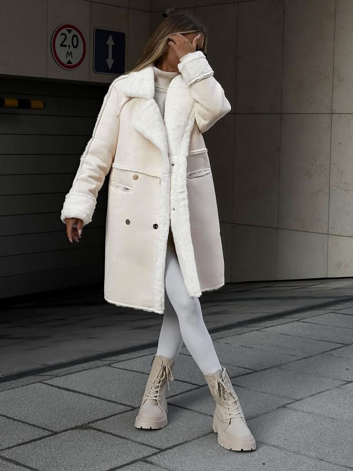 Damkappa - Lång Dubbelknäppt Shearling - Varmt Foder - Notchkrage - Stilren Design