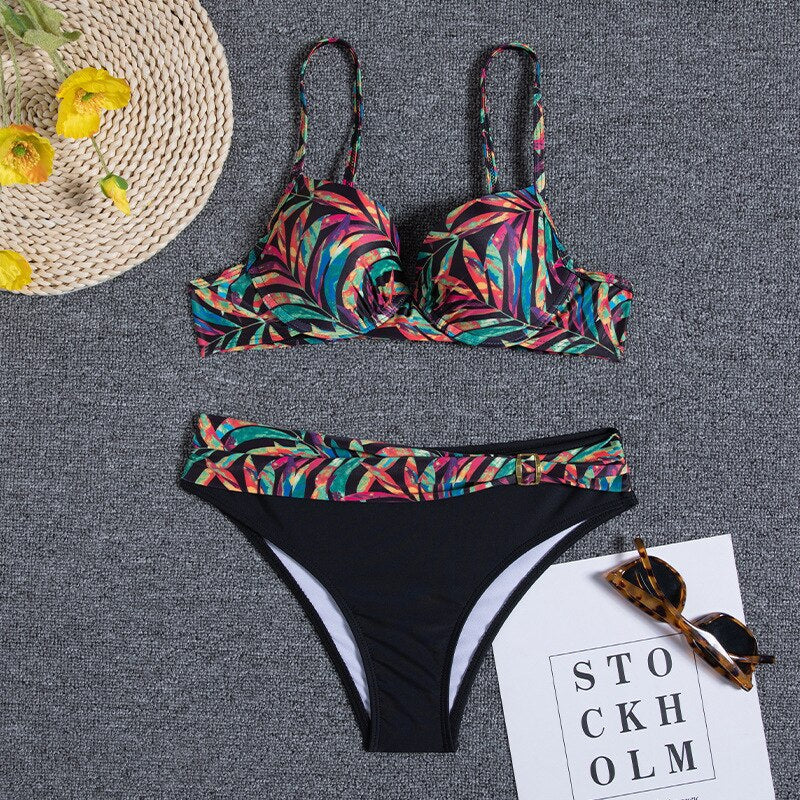 Dam Bikini Set – Stöddande Kupor – Justerbara Band – Rynkad Topp – Blommigt Mönster