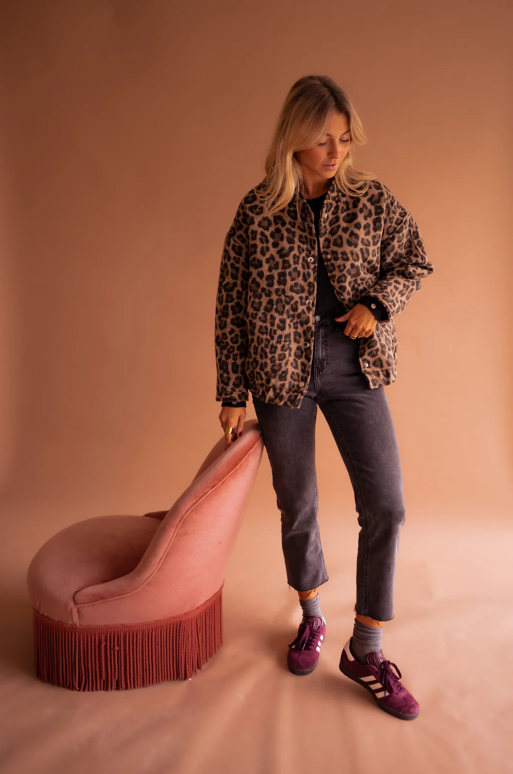 Dam Bomber Jacka – Fuskpäls – Avslappnad Passform – Leopard Mönster – Tryckknappar
