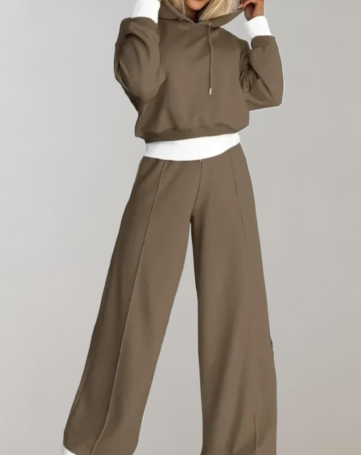 Dam Loungewear Set – Croppad Hoodie – Vida Byxor – Elastisk Midja – Bekväm Passform
