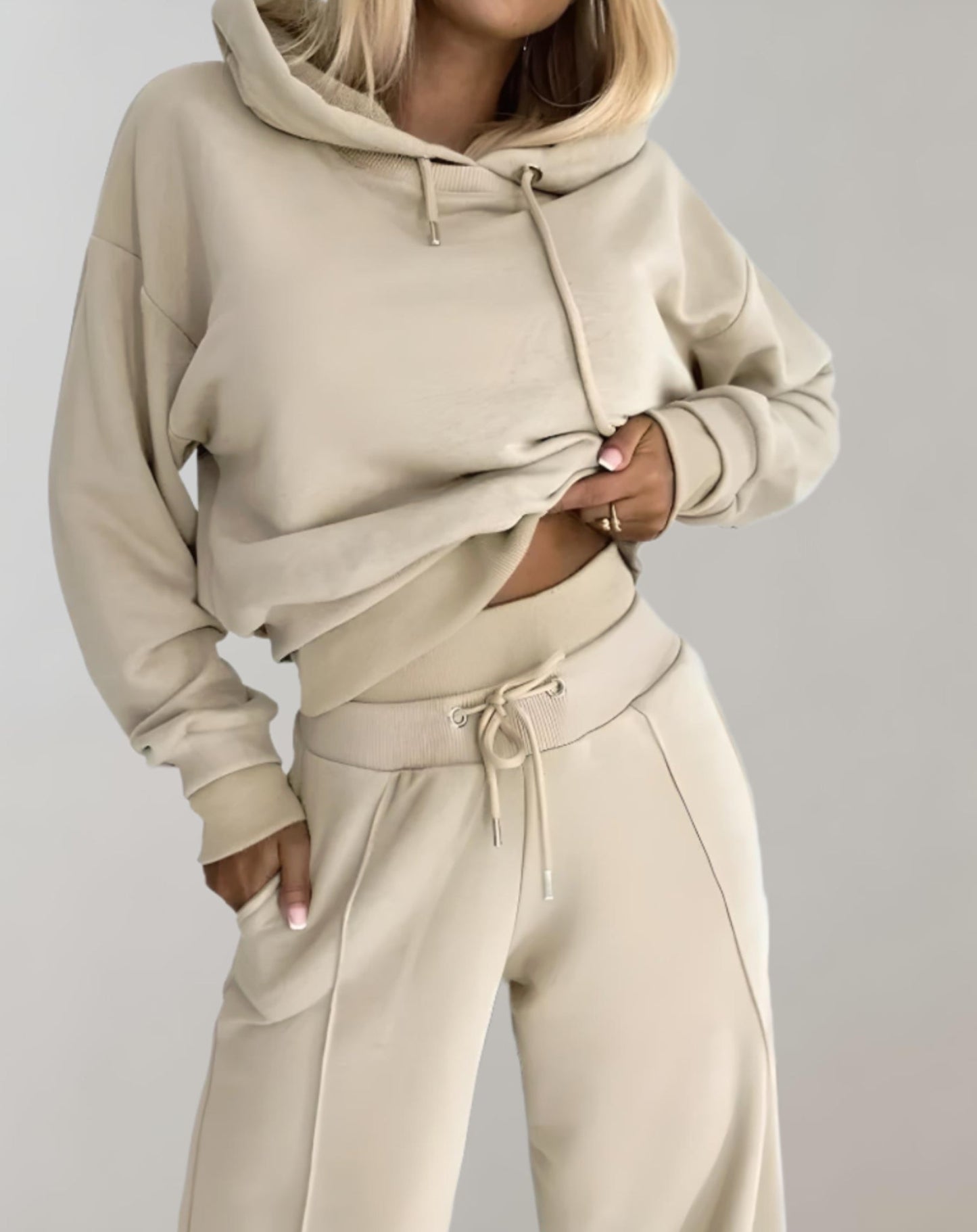 Dam Loungewear Set – Croppad Hoodie – Vida Byxor – Elastisk Midja – Bekväm Passform