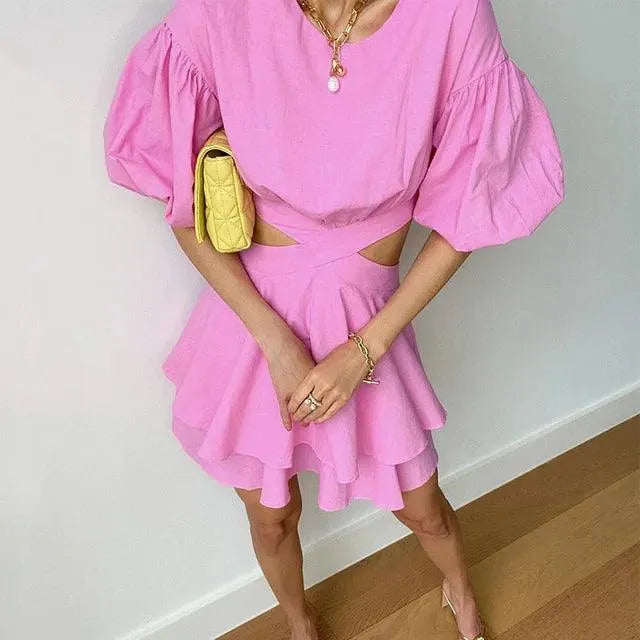 Damklänning - Kort Puffärm - Figursydd Midja med Utskärningar - Volangkjol Mini