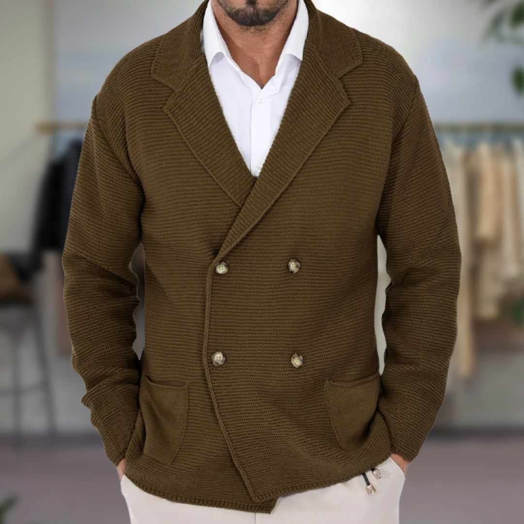 Herrkofta – Texturerad Stickning – Regular Fit – Kavajstil – Dubbeknäppt Design