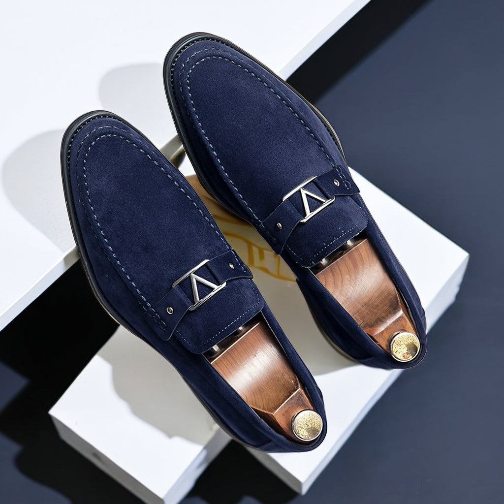 Herrloafers – Slip-on – Mocka – Smal passform – Metallaccent – Klassisk Design