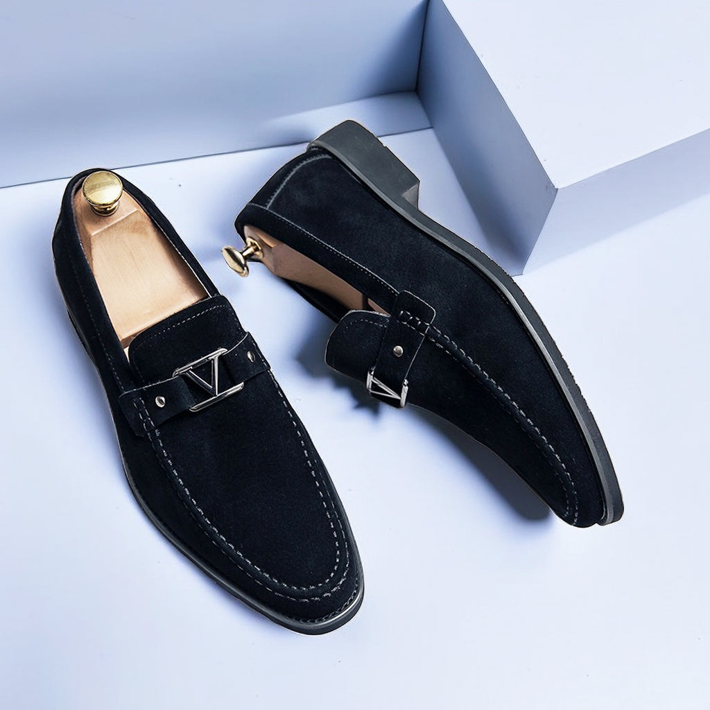 Herrloafers – Slip-on – Mocka – Smal passform – Metallaccent – Klassisk Design