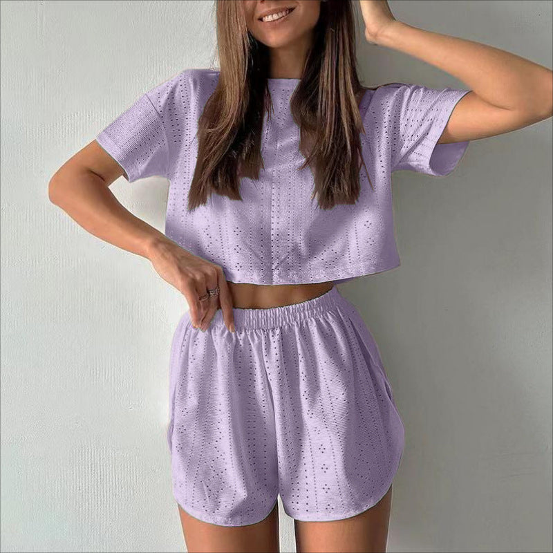 Dam Set med Topp och Shorts – Avslappnad Passform – Luftig Perforerad Design