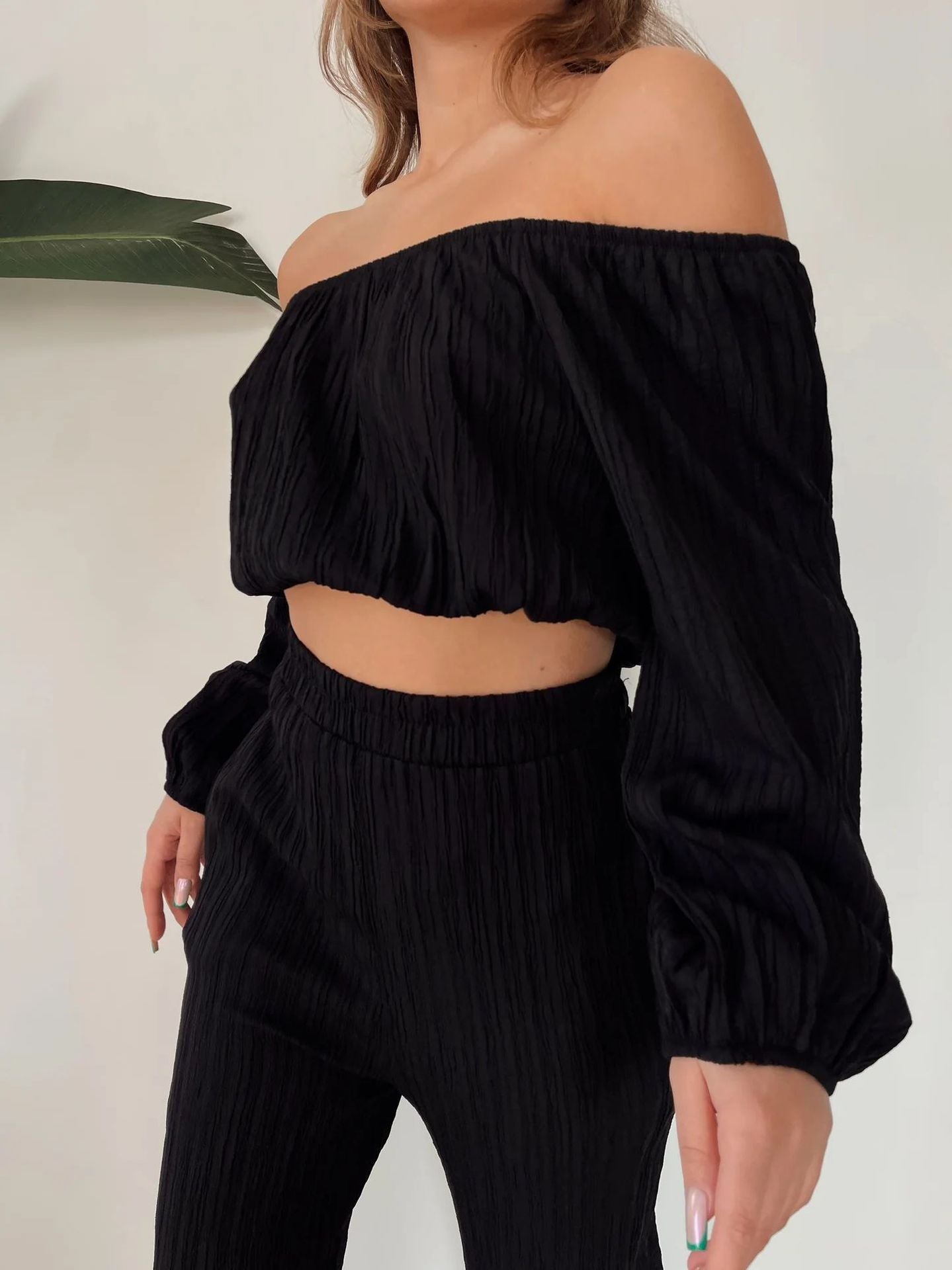 Damset – Off-Shoulder Croptopp – Vida Högmidjade Byxor – Lätt och Andningsbar