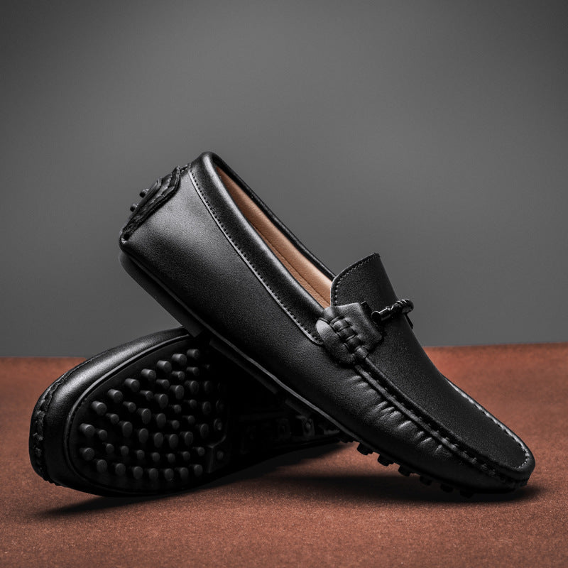 Herrloafers – Slip-on passform – Metallspänne – Rund tå – Mönstrad sula
