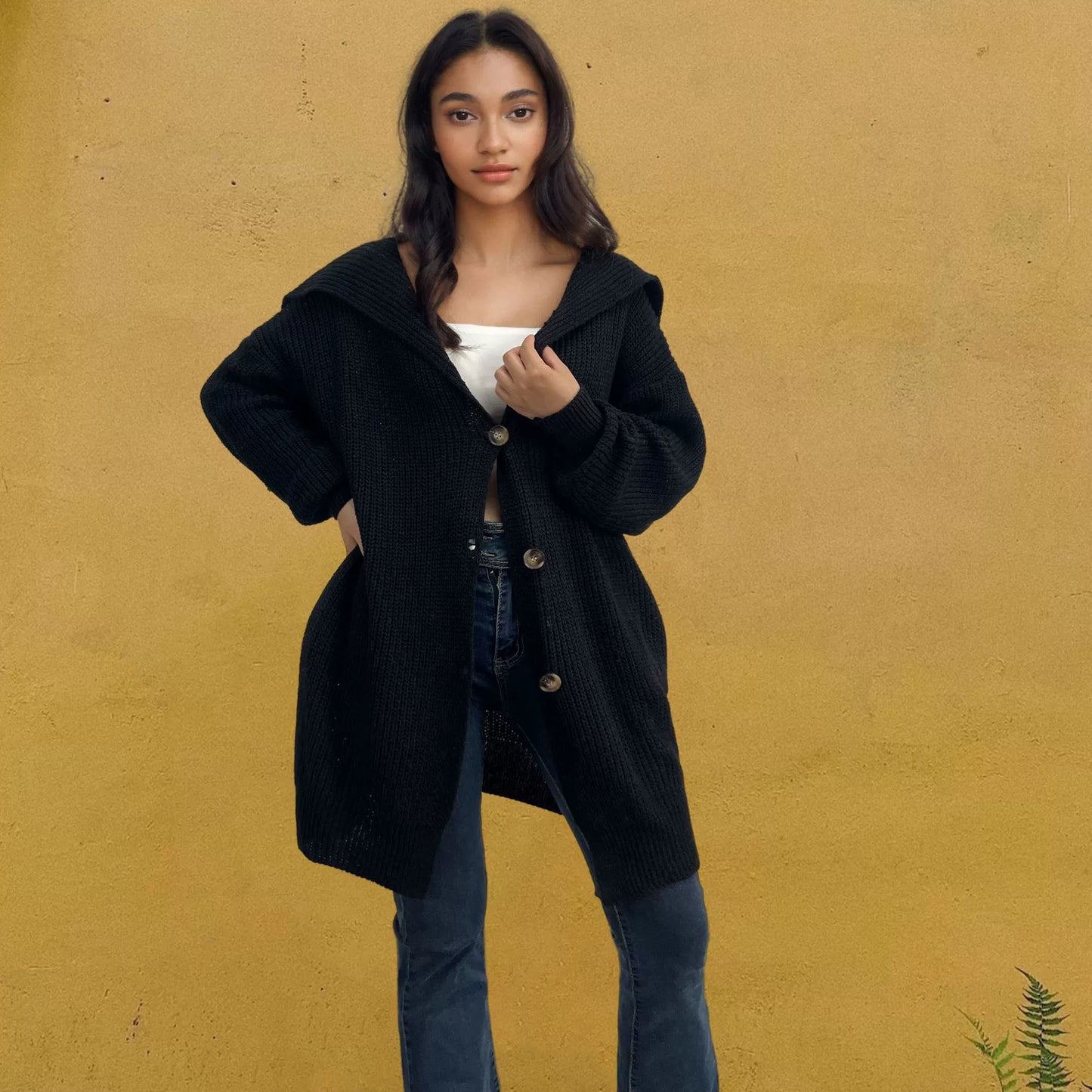 Damkofta – Oversized Passform – Stickad Struktur – Knäppning – Fickor – Lårlång