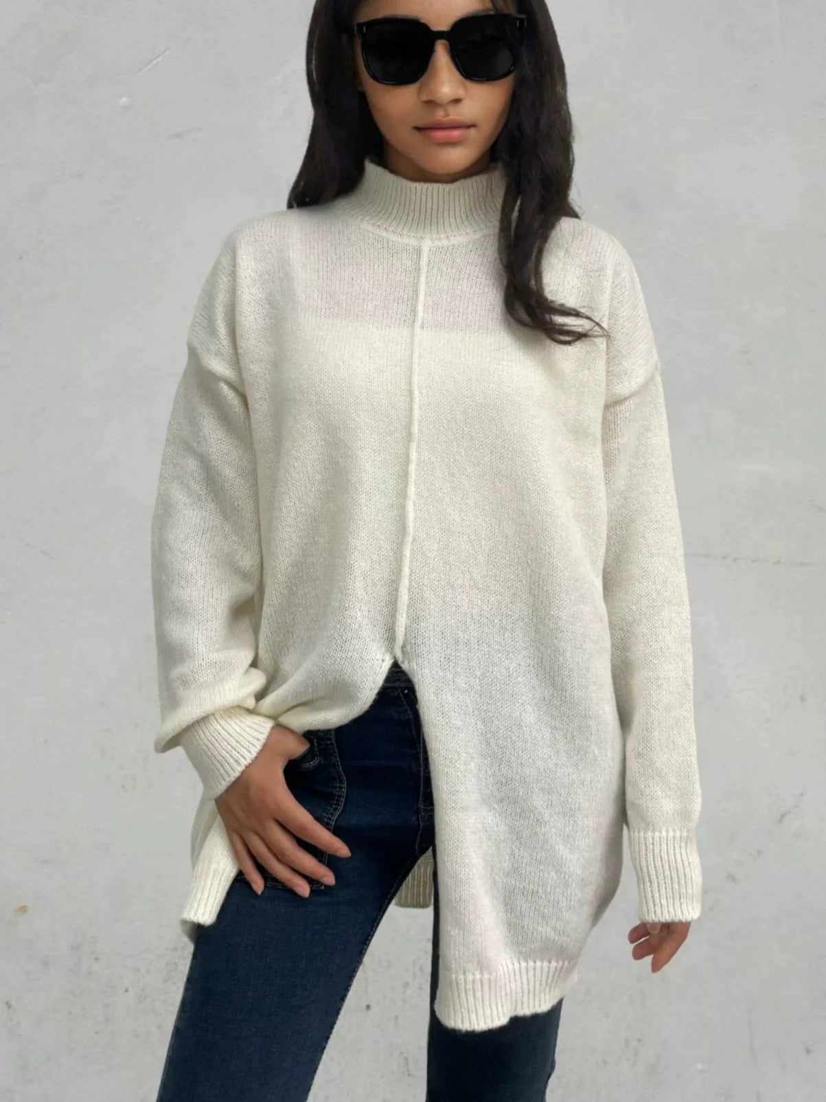 Damtröja – Ullstickad – Oversize-passform – Halv polokrage – Hög slits i fållen