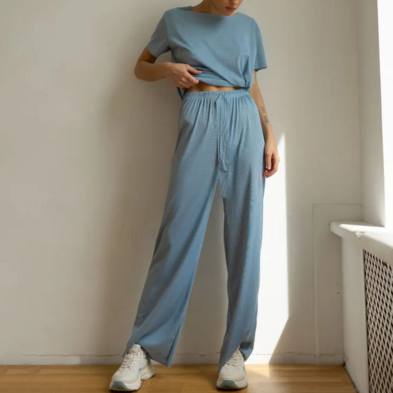 Dam Lounge Set – Kortärmad Topp – Croppad Passform – Vida Byxor – Mjuk Andningsbar Textil