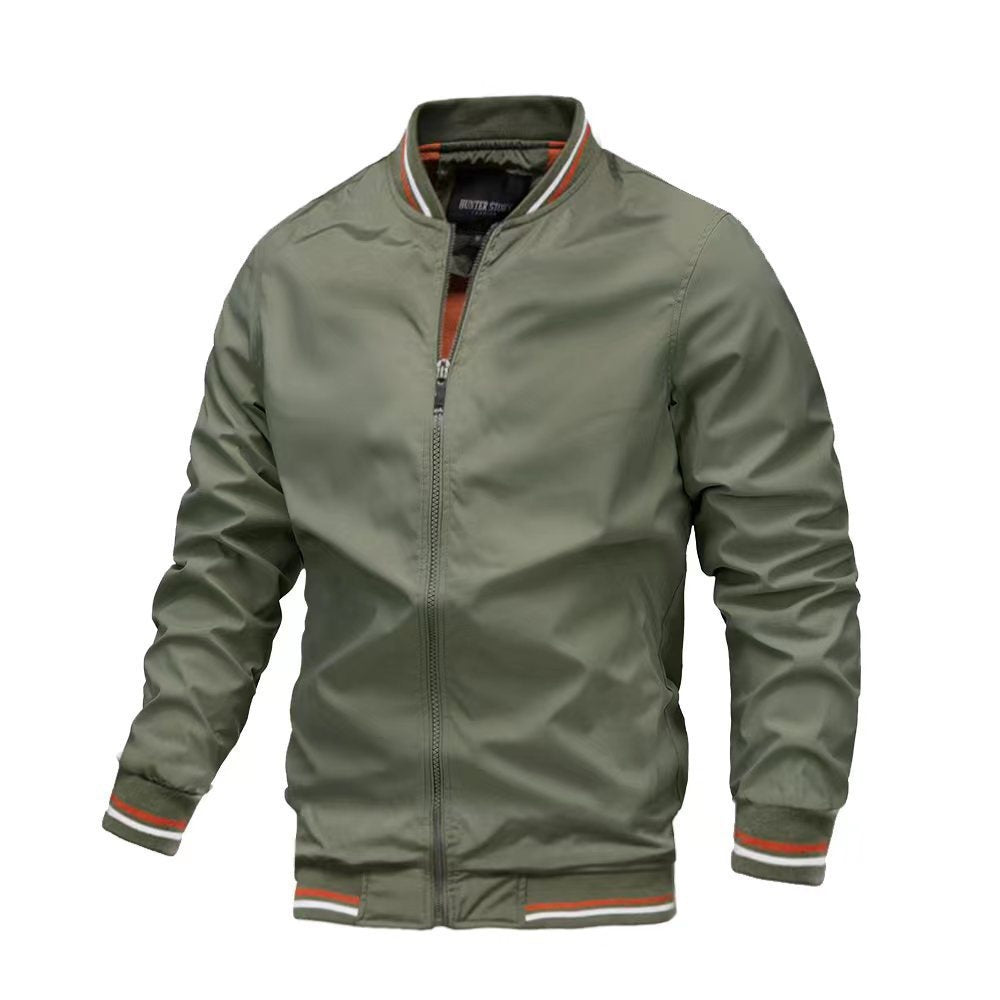 Herrjacka – Slim Fit – Ståkrage – Ribbad Fåll och Mudd – Lättviktsmaterial – Dragkedja