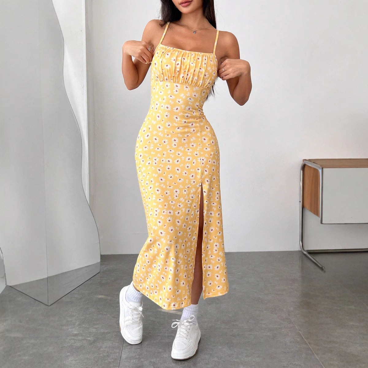 Dam Sundress – Smal Passform – Bustierliv – Spaghettiband – Blommig Midiklänning