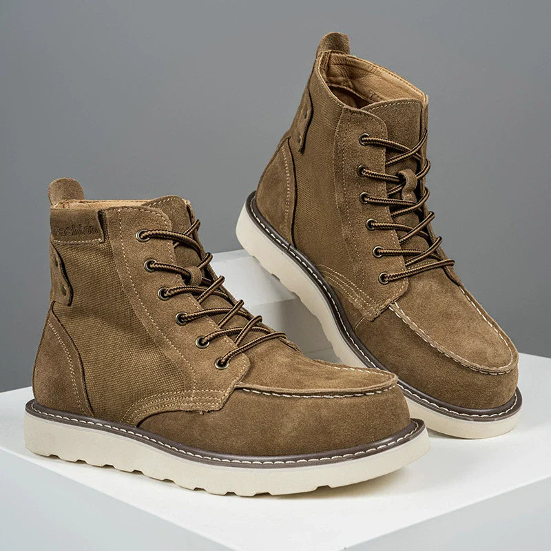Herrboots – Mokasinssöm – Snörning – Mjukt material – Vadderad Krage – Greppsula
