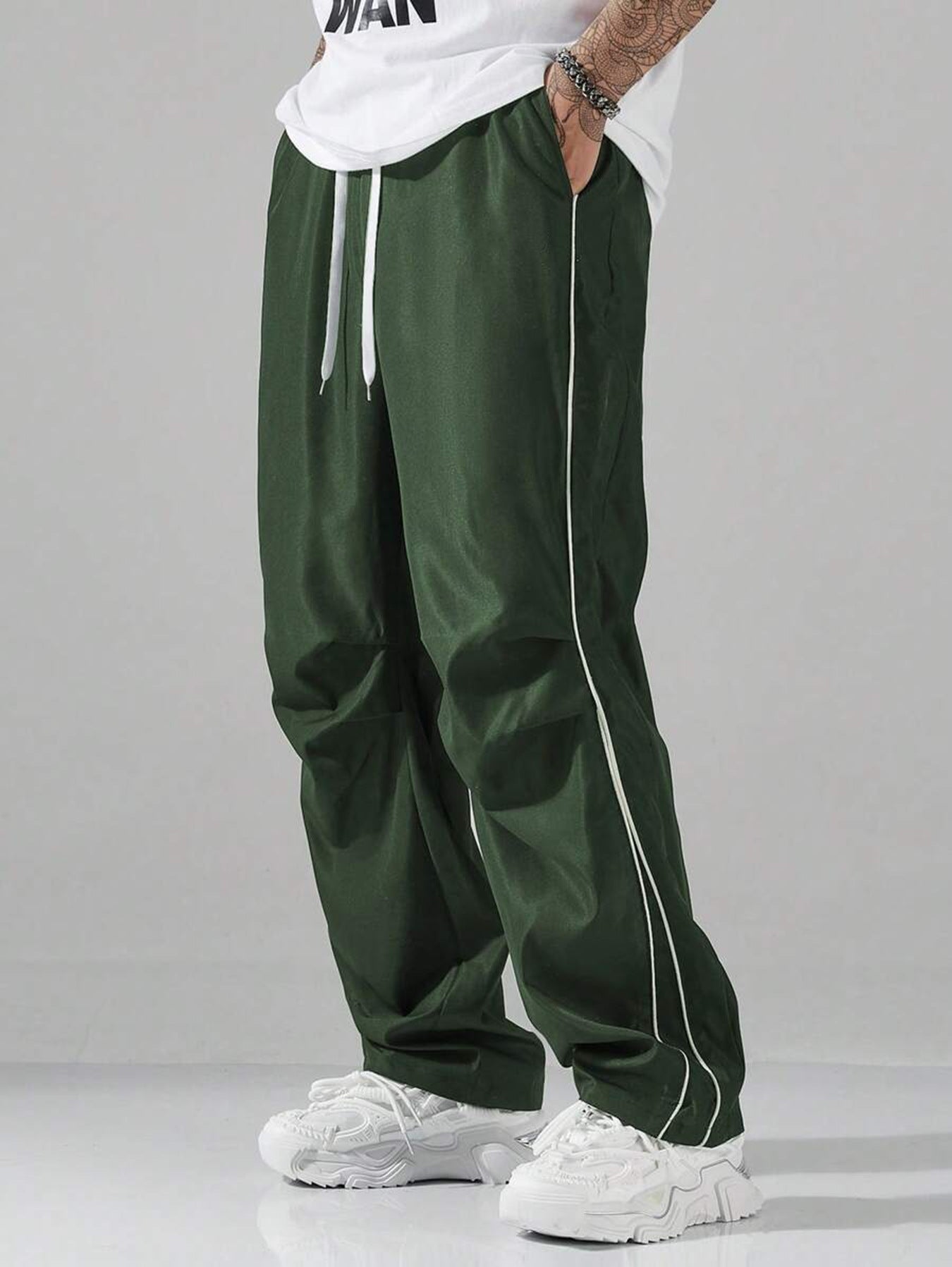 Herrbyxor cargo – avslappnad passform – justerbar midja – andningsbart tyg – streetwear
