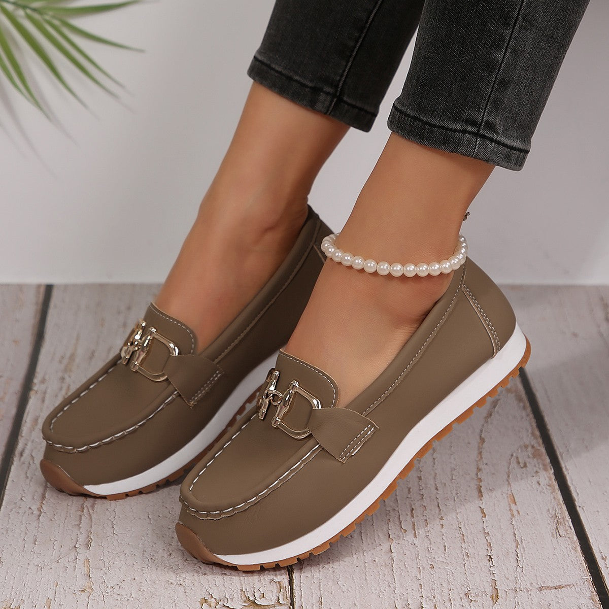 Dam Sneakers – Platåsula – Kedjedetalj – Moc Toe – Slip-on – Avslappnad Passform