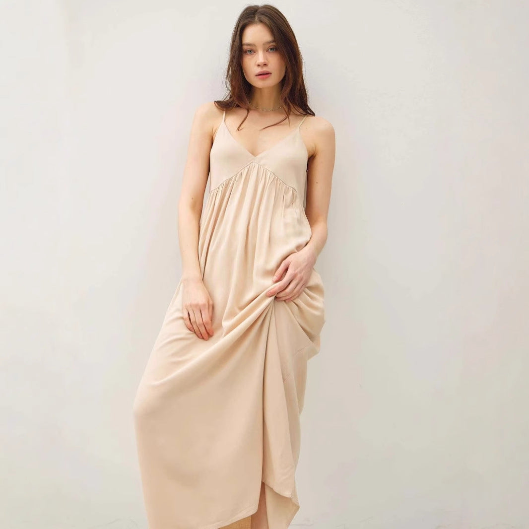 Damklänning maxi – Lång modell – Flowy passform – V-ringning – Spagettiband