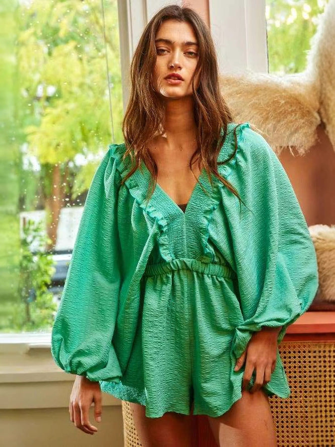 Damromper – V-ringning – Puffärmar – Ryschdetaljer – Resårmidja – Bomullsblandning