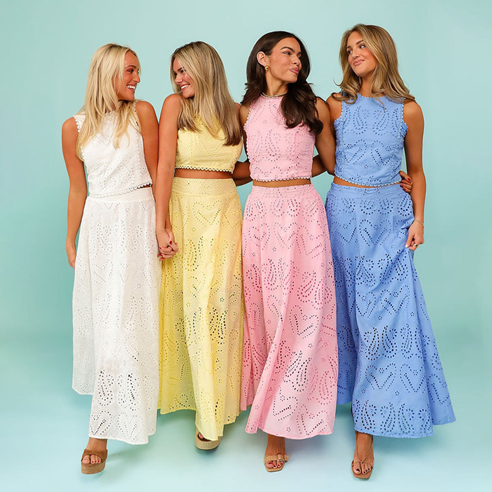 Damset med topp och lång kjol – Figurnära passform – Broderidetaljer – Skalpkanter