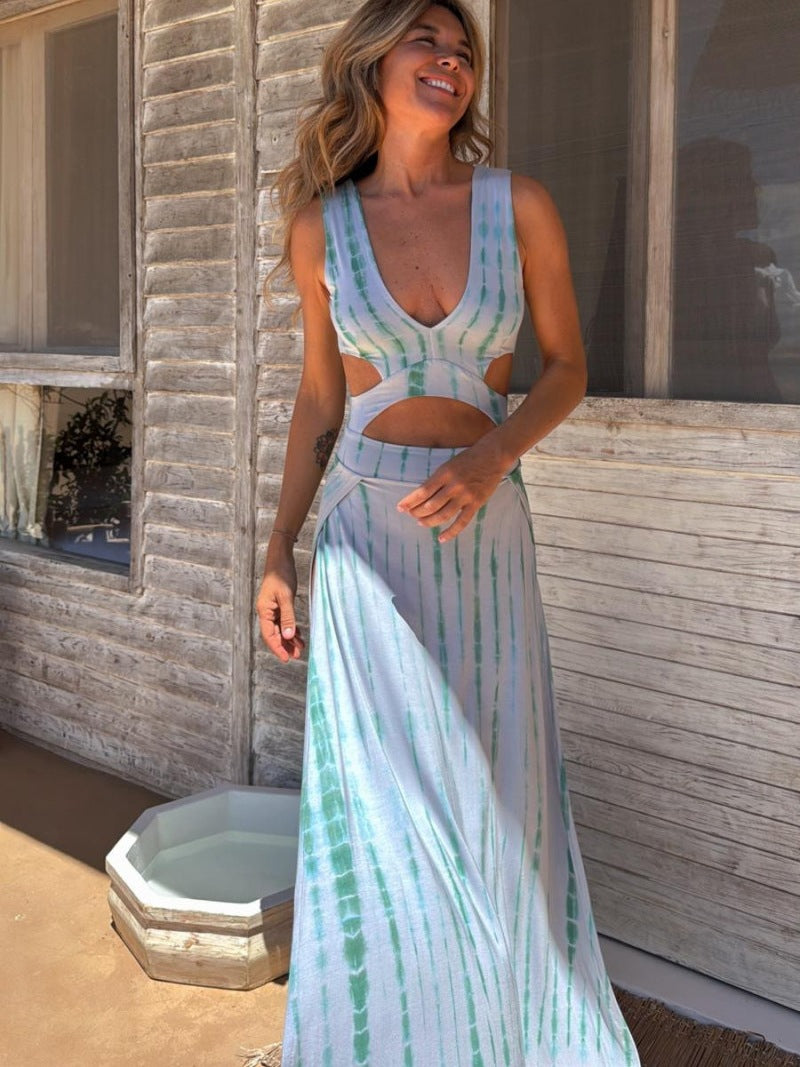 Damklänning maxi – Slim fit – V-ringning – Midjecutouts – Lättviktsmaterial – Mönstrad