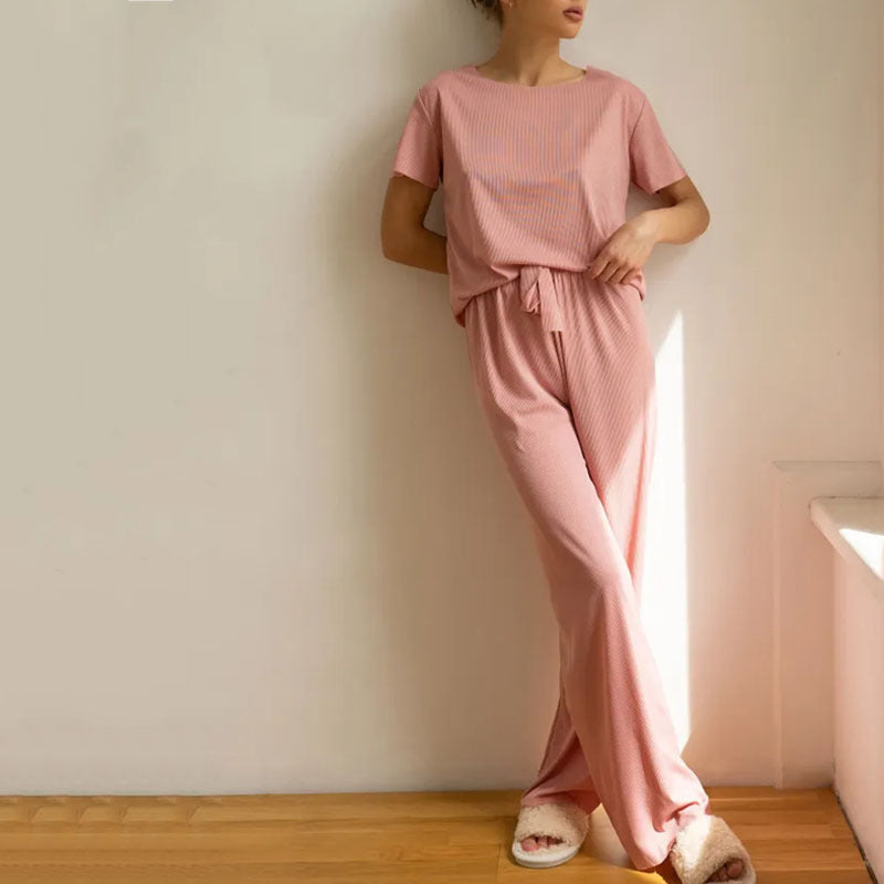 Dam Lounge Set – Kortärmad Topp – Croppad Passform – Vida Byxor – Mjuk Andningsbar Textil