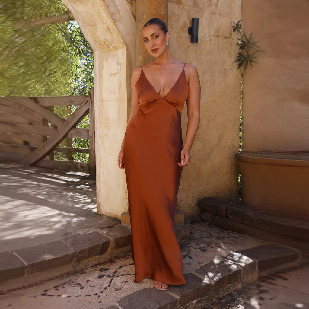 Damklänning – Slim Fit – Ärmlös – V-ringning – Satin – Rygglös med Slits
