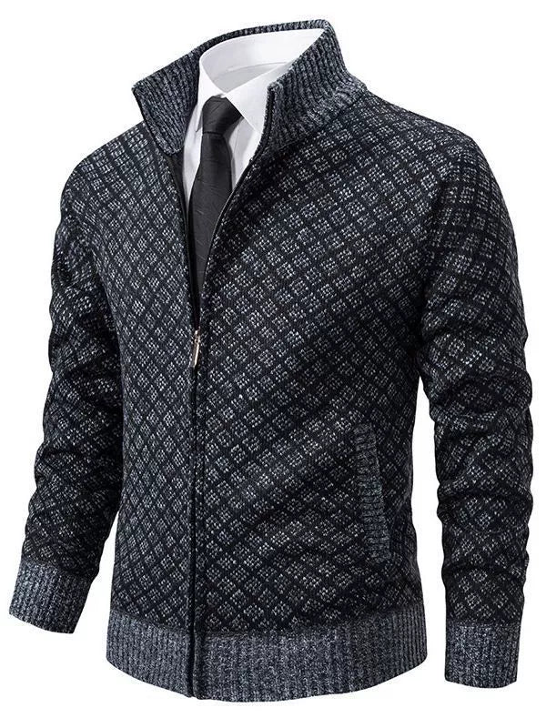 Herrkofta – Figursydd Modell – Ståkrage – Dragkedja – Ribbad Kant – Stickad design