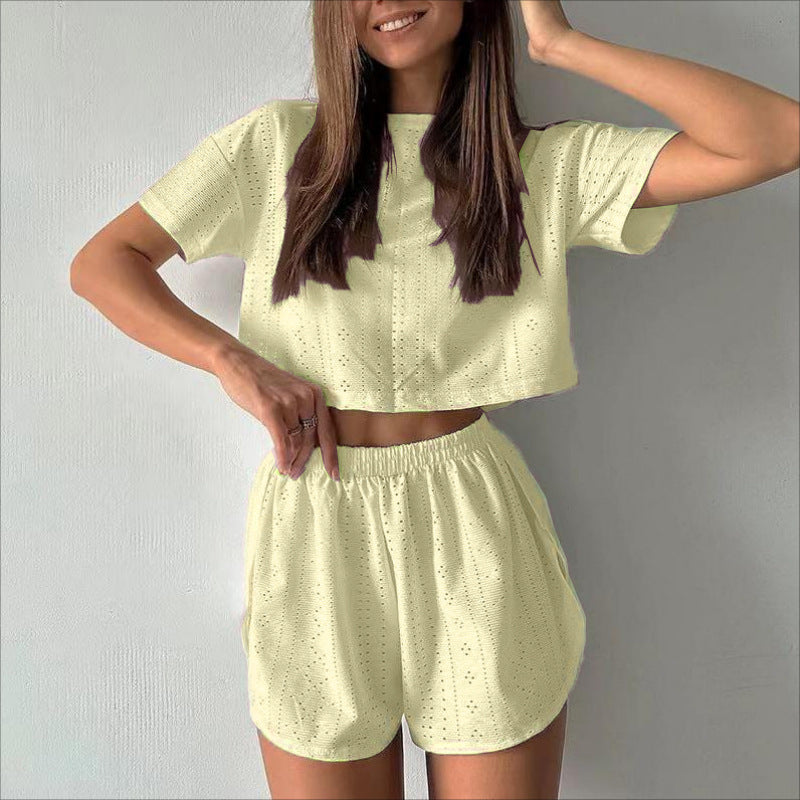 Dam Set med Topp och Shorts – Avslappnad Passform – Luftig Perforerad Design