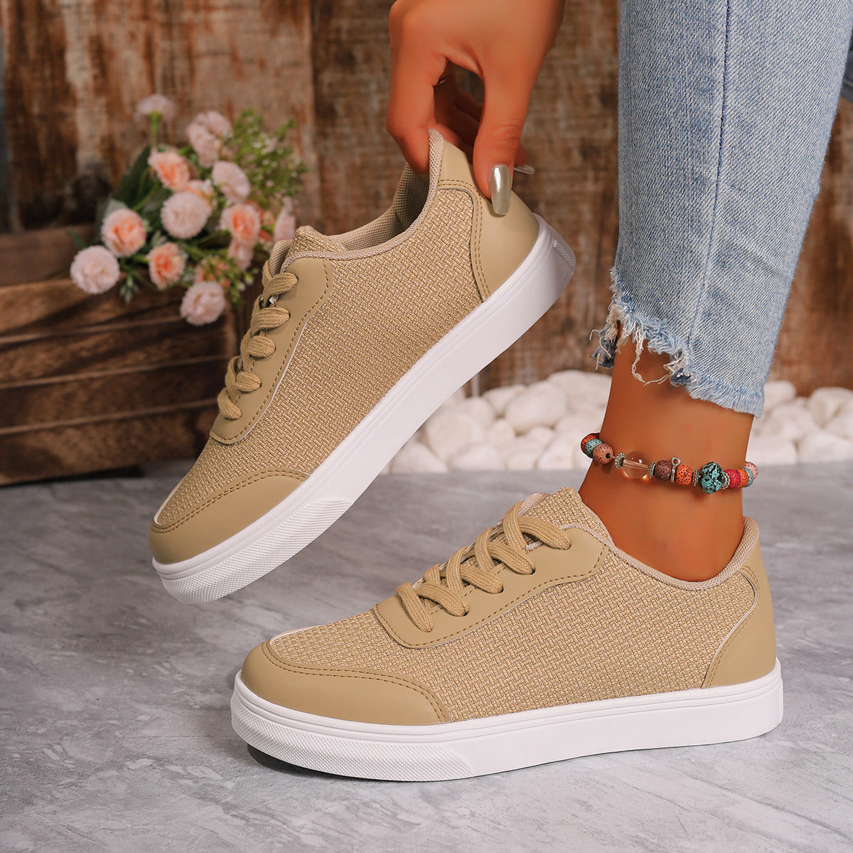 Dam Sneakers – Låg Modell – Andningsbar Vävd Ovandel – Dämpad Sula – Snörning