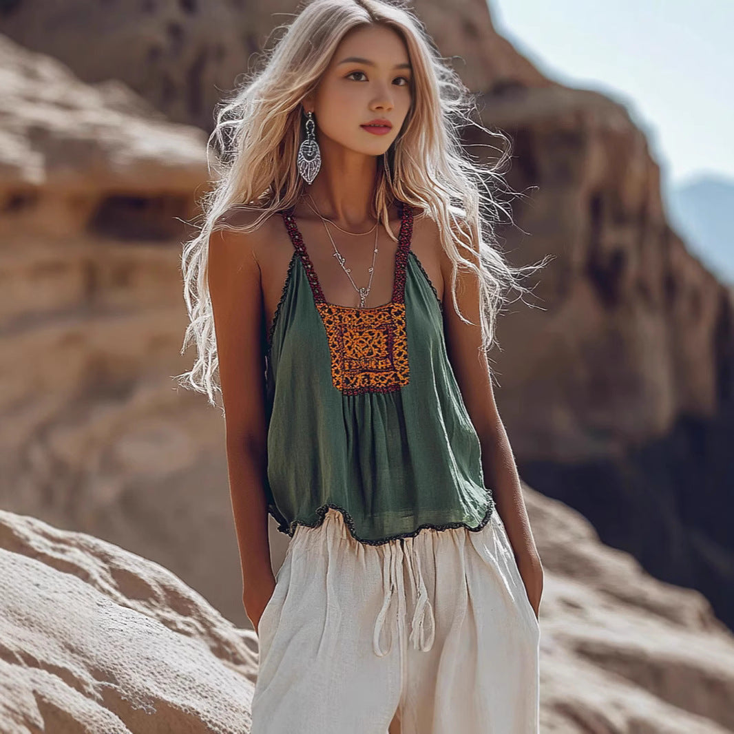 Damtopp i bohemiskt chic-mönster - broderad detalj - ärmlös design