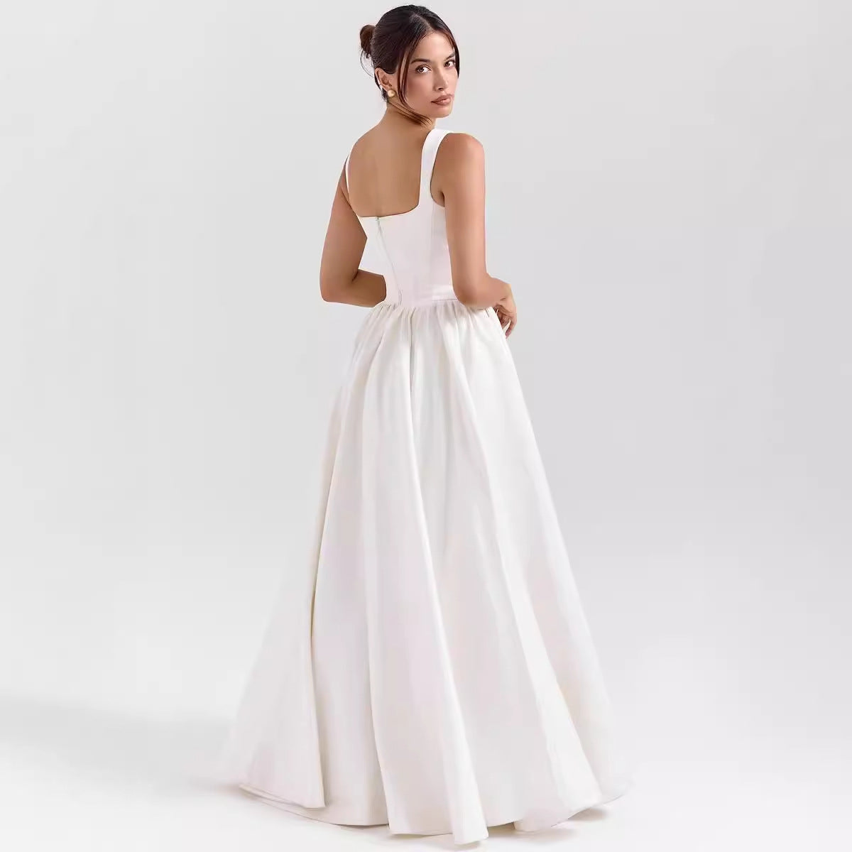 Damklänning maxi – Figursydd midja – Fyrkantig halsringning – Utställd kjol – Bomull