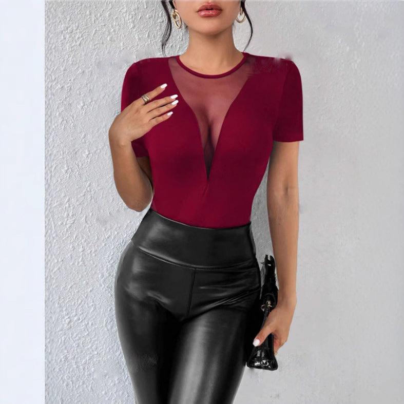 Dam T-shirt – Slim Fit – Djup V-ringning – Transparent Mesh – Kort Ärmslut – Andningsbart Tyg