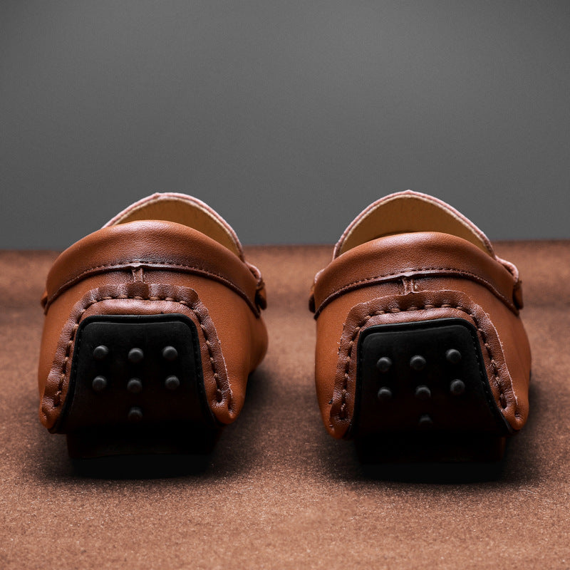 Herrloafers – Slip-on passform – Metallspänne – Rund tå – Mönstrad sula