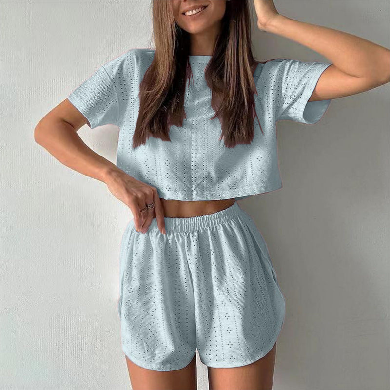 Dam Set med Topp och Shorts – Avslappnad Passform – Luftig Perforerad Design