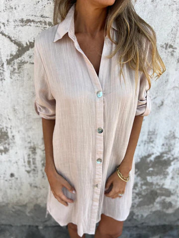 Damklänning skjortmodell – Avslappnad passform – Knäppning fram – Andningsbar mix – Upprullade ärmar