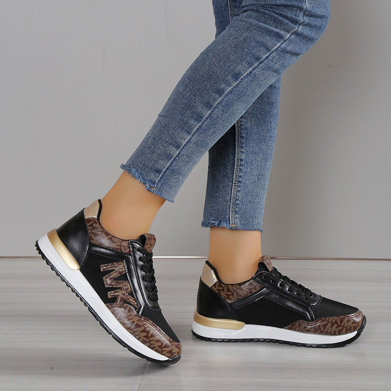 Dam Sneakers – Lågskaftad Passform – Andningsbart Material – Sportig Stil