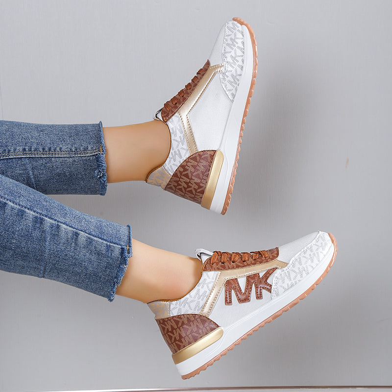 Dam Sneakers – Lågskaftad Passform – Andningsbart Material – Sportig Stil