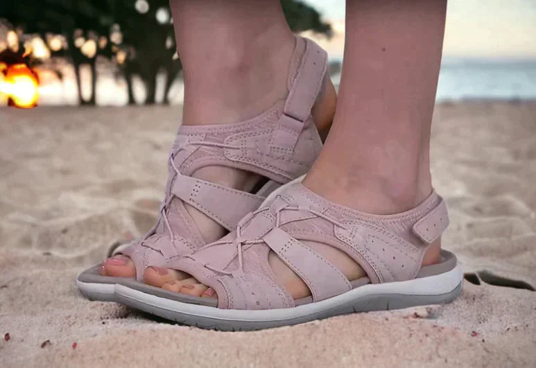Women’s Lightweight Walking Sandals with Cushioned Support and Secure Fit