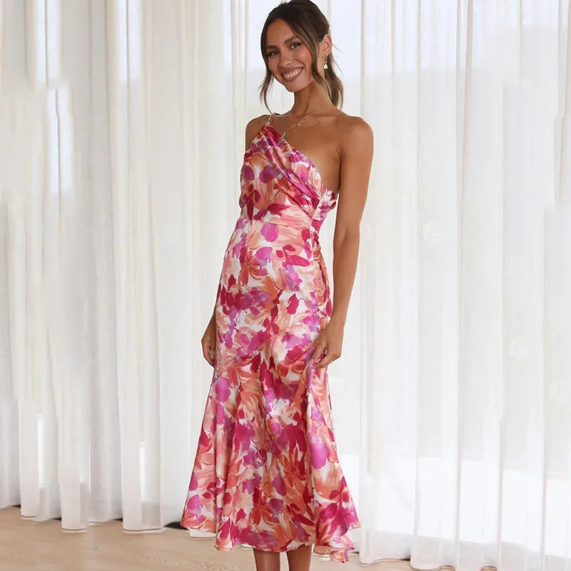 Klänning för Dam - One-Shoulder - Figurnära Midi - Elegant och Flödande