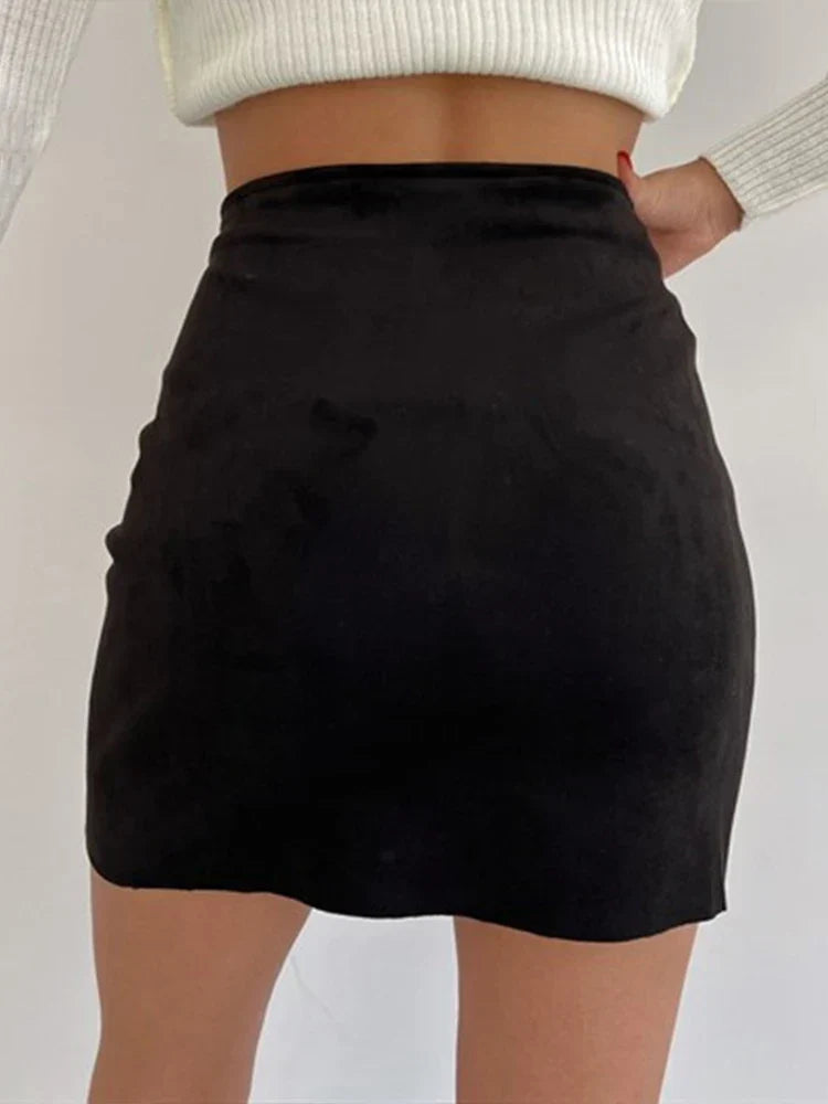 Dam Mini Kjol – Slim Fit Mocka – A-linje Siluett – Knappdetalj på Sidan
